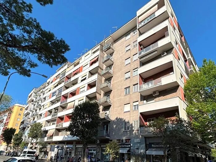 Appartamento bilocale in vendita in Largo Leonardo da Vinci, Roma