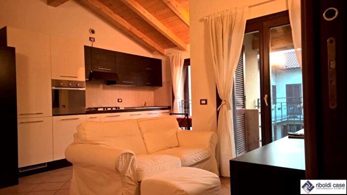 Appartamento trilocale in vendita in Seregno