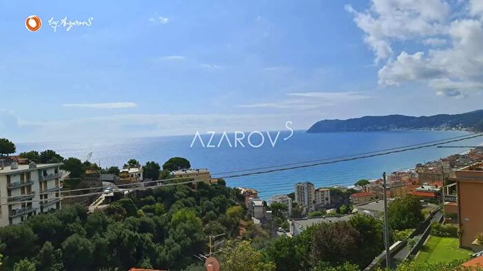 Appartamento trilocale in vendita in Alassio