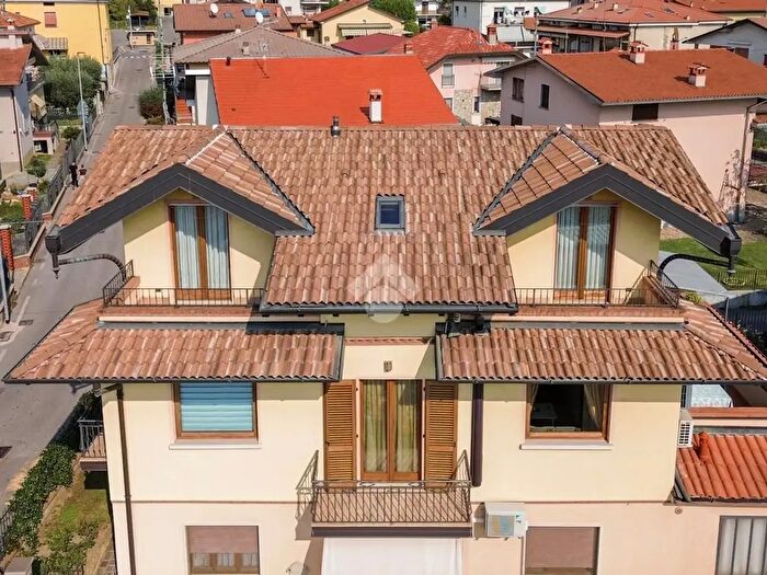 Appartamento quadrilocale in vendita in Via Piave, Adro