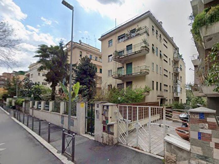 Appartamento trilocale in affitto in Via Nerola, Africano Villa Chigi, Roma