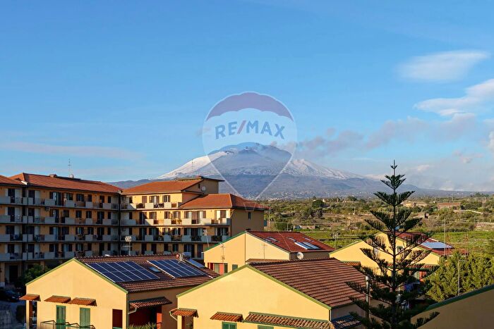 Appartamento con 6 locali in vendita in Viale dei Platani, Paterno