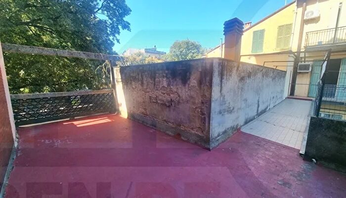 Appartamento con 6 locali in vendita in Via Francesco Salvolini, Faenza