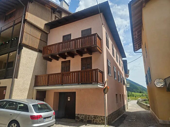 Appartamento bilocale in vendita in Via dei Canacci, Pellizzano