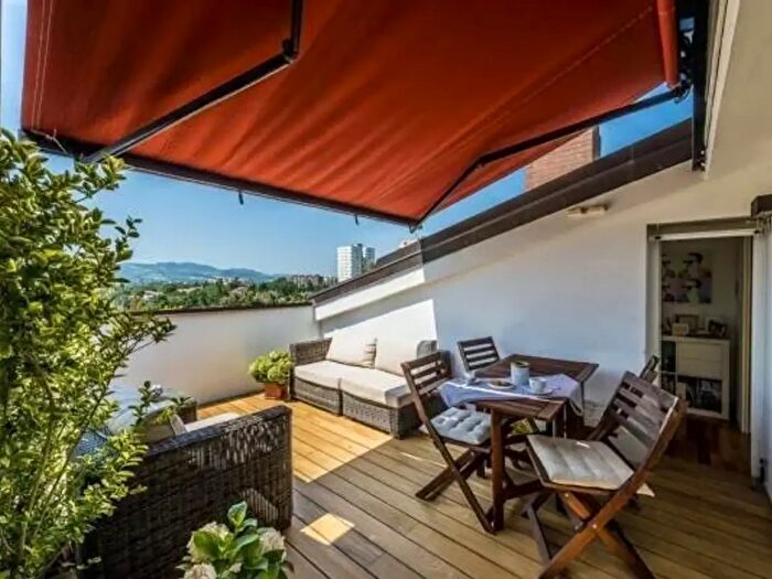 Appartamento con 5 locali in vendita in Via del Borgo a Santa Lucia, Prato