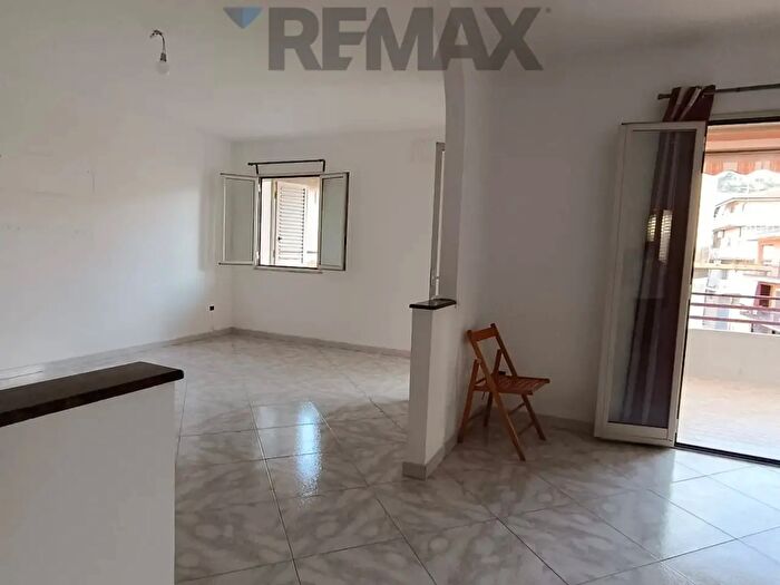 Appartamento con 6 locali in vendita in Via Montegrappa, Ramacca