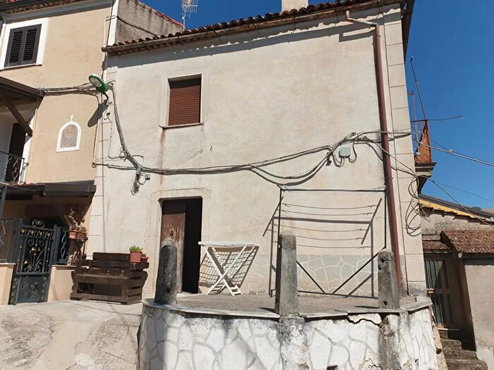 Appartamento con 5 locali in vendita in Via Toscano, Sassano