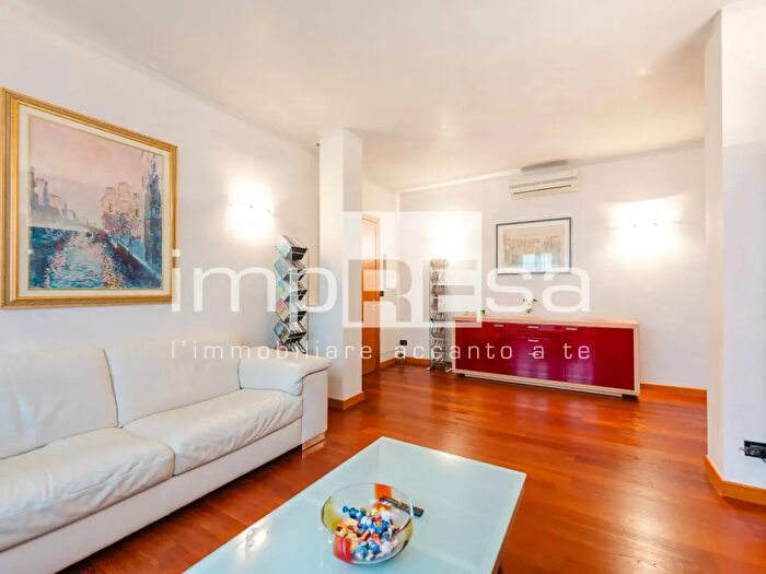 Appartamento con 5 locali in vendita in Via Egidio Marcon, Venezia