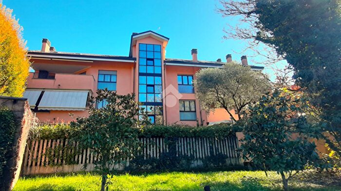 Appartamento trilocale in vendita in Via Isolino, Senago