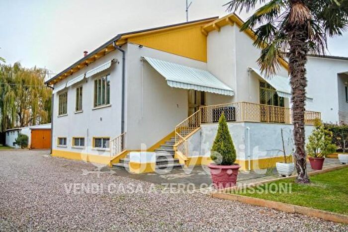 Casa con 5 locali in vendita in Via Nazionale, Argenta