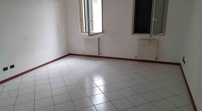 Appartamento quadrilocale in vendita in Ravarino Via Roma, Ravarino