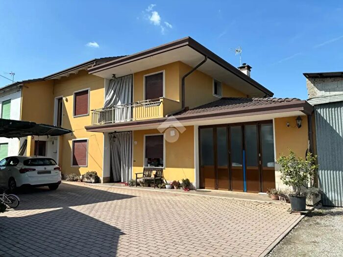 Casa quadrilocale in vendita in Via Ghebo, Villa Del Conte