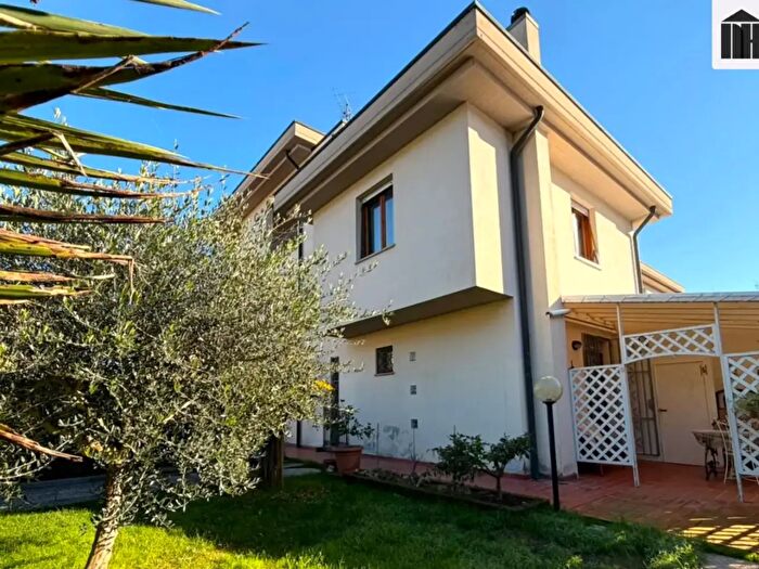 Casa con 5 locali in vendita in Santa Croce SullArno