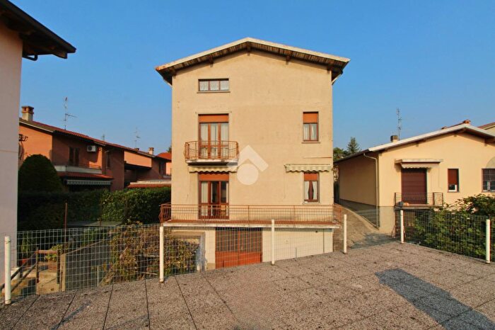 Casa con 6 locali in vendita in Via Giotto, Briosco