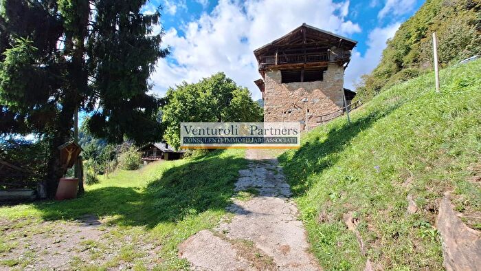 Casa in vendita in Via Giovanni Prati, Castel Condino