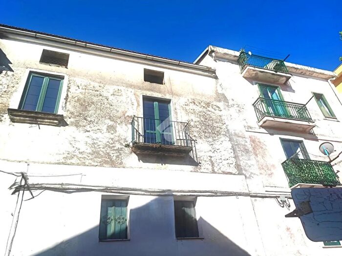 Appartamento trilocale in vendita in Via Armando Diaz, Montecorvino Rovella