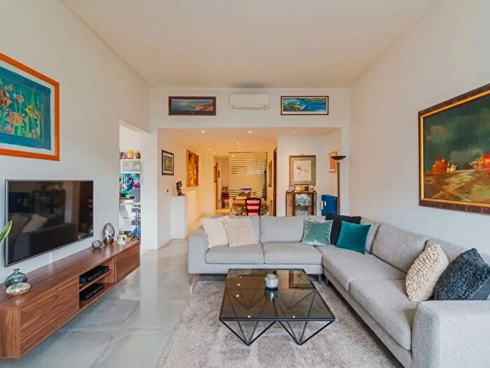 Appartamento quadrilocale in vendita in Via Golametto, Roma