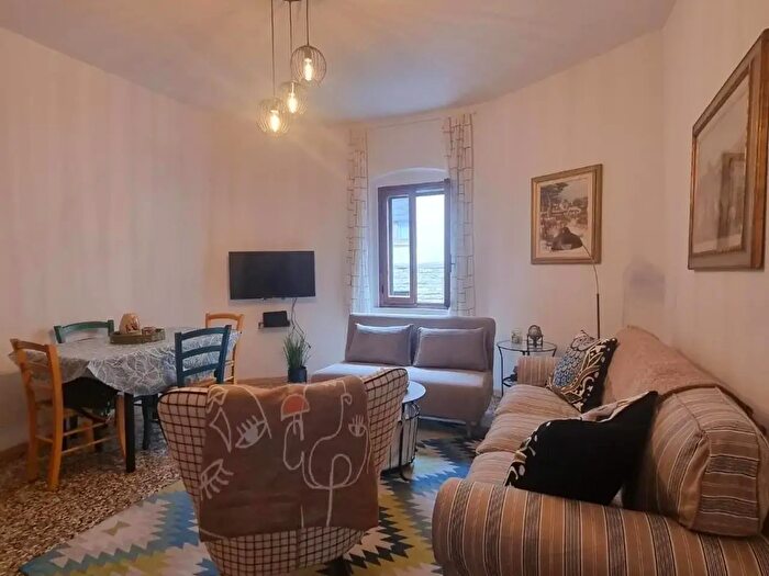 Appartamento trilocale in vendita in Colle Di Val DElsa