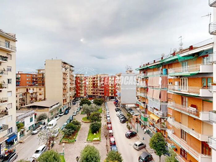 Appartamento trilocale in vendita in Via San Paolo, Casoria