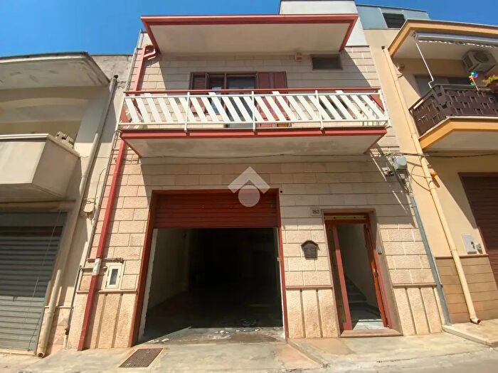 Casa trilocale in vendita in Via S Giuseppe, Villa Castelli