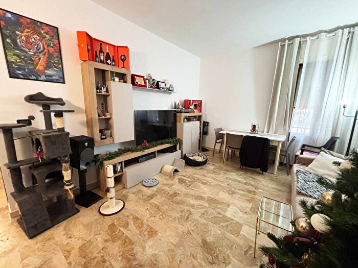 Appartamento quadrilocale in affitto in Viale Novembre, San Paolo, Ferrara