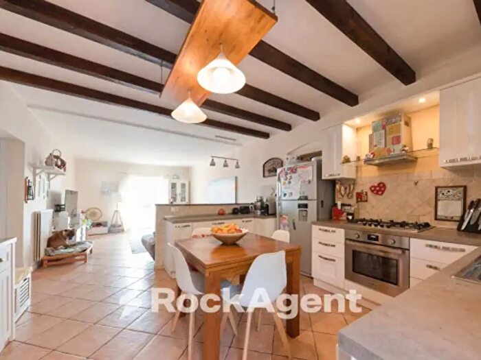 Appartamento trilocale in vendita in Via Campenave, Genova