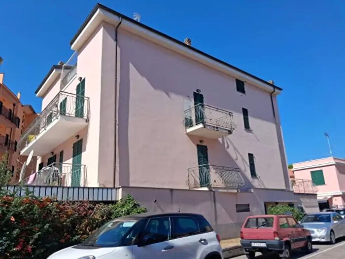 Appartamento bilocale in vendita in Via degli Ulivi, Borgio Verezzi