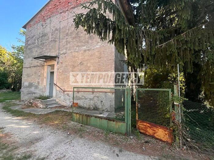 Casa quadrilocale in vendita in Via Salara, Cervia