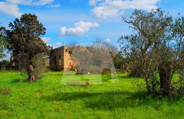 Casa quadrilocale in vendita in Strada Provinciale di Taurisano, Specchia