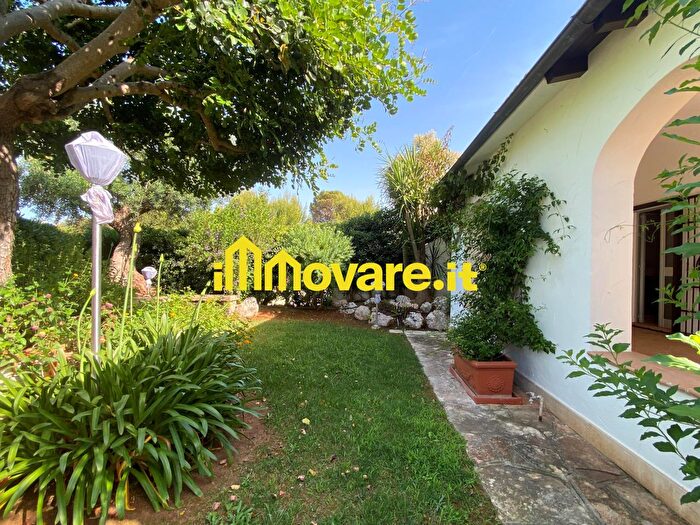 Casa trilocale in vendita in Via Felice B, Ostuni