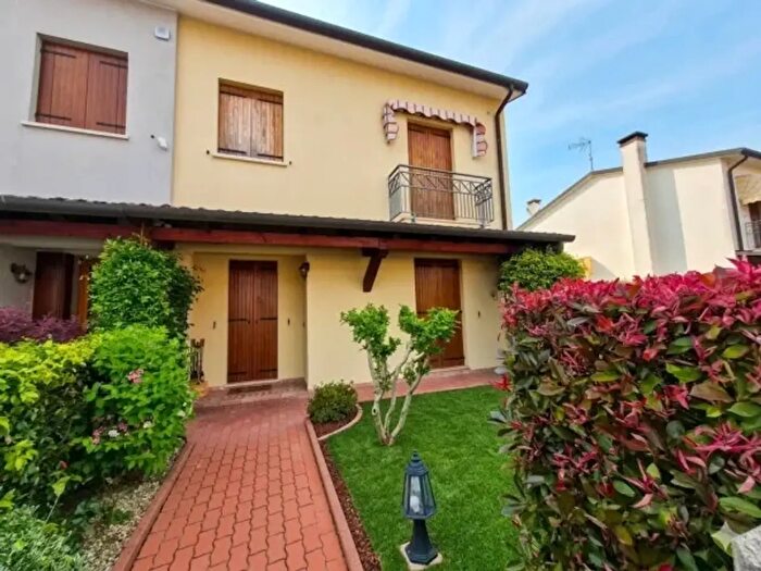 Casa con 6 locali in vendita in Via Cavin Caselle, Santa Maria Di Sala