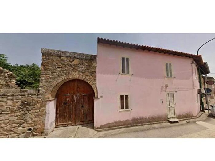 Casa con 5 locali in vendita in Vico Umberto, Selegas