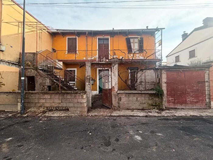 Casa con 8 locali in vendita in Via Cialdini, Avezzano