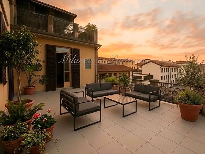 Appartamento trilocale in vendita in Via Andrea Fantoni, Bergamo