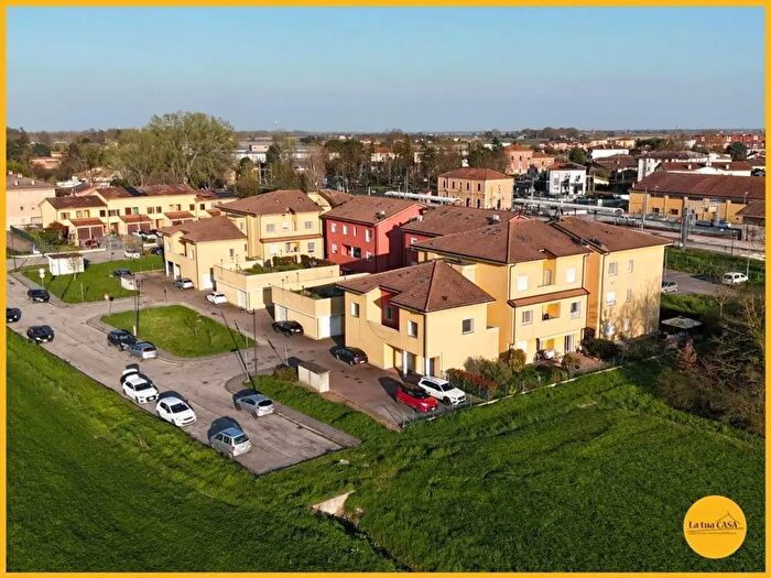 Appartamento quadrilocale in vendita in Via Orlana Fallaci, Molinella