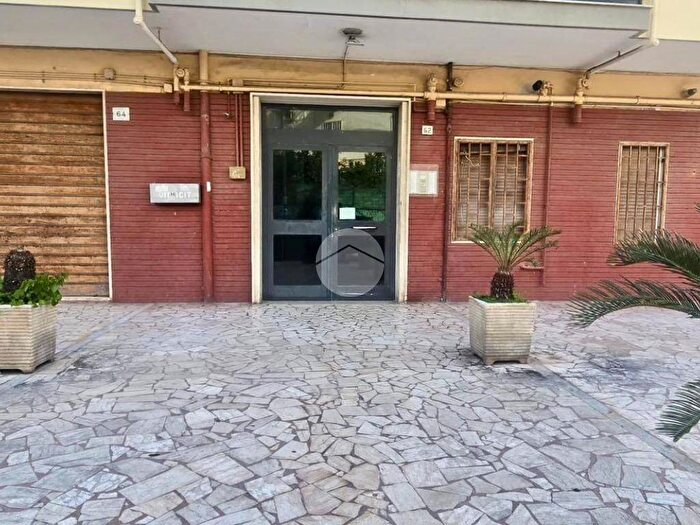 Appartamento bilocale in affitto in Via Cincinnato, Fuorigrotta, Napoli