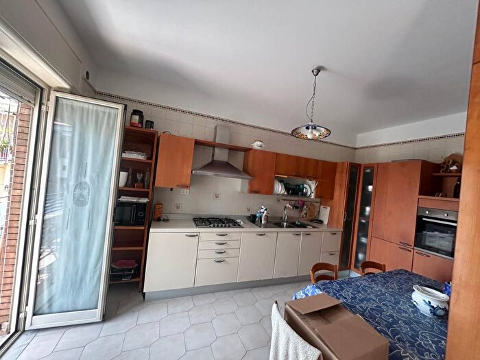 Appartamento quadrilocale in affitto in Via Provinciale San Gennaro, Pozzuoli Alta, Pozzuoli