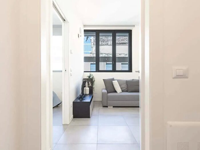 Appartamento monolocale in affitto in Via Monviso, Milano