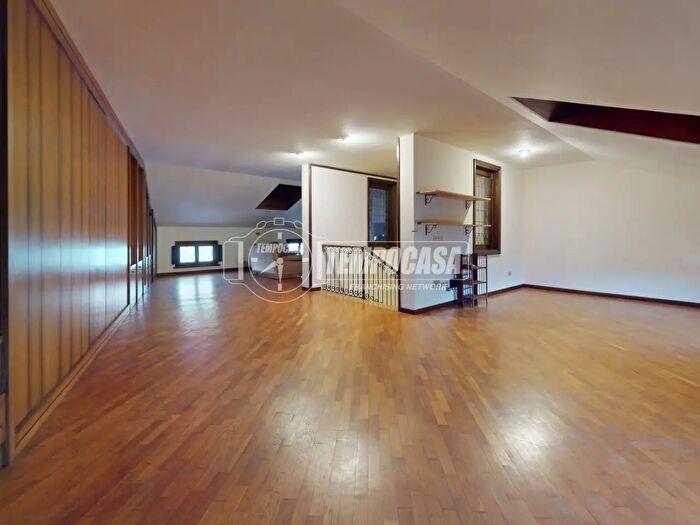 Casa quadrilocale in vendita in Via della Conciliazione, Mantova