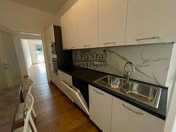 Appartamento quadrilocale in affitto in Piazza Vittoria, San Nicolò, Treviso