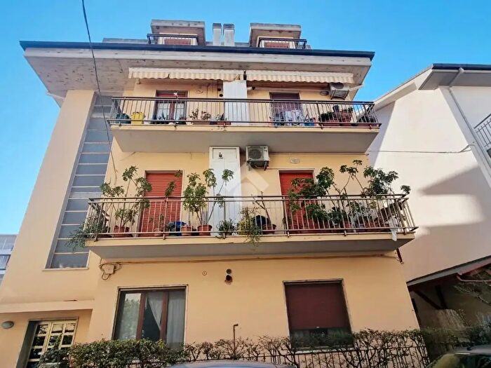 Appartamento trilocale in vendita in Via Tito Poggi, San Benedetto Del Tronto