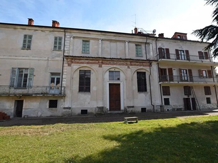 Casa con 10 locali in vendita in Via Generale Dho, Roccaforte Mondovi