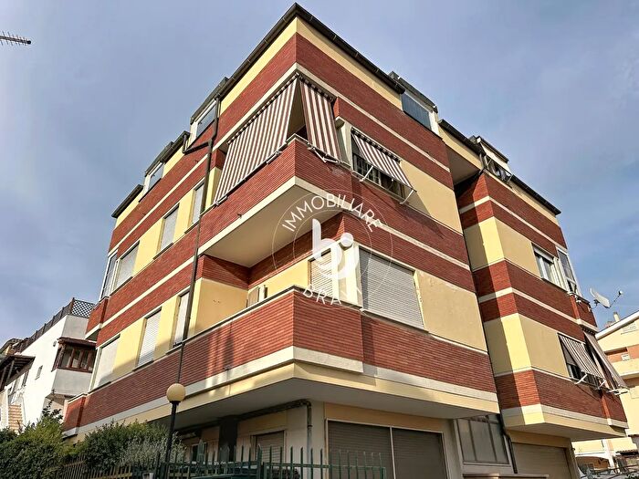Appartamento trilocale in vendita in Via Adamello, Santa Marinella