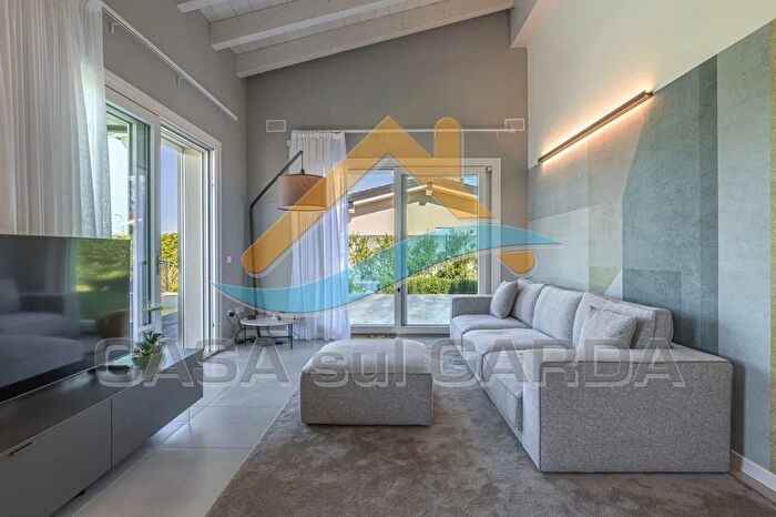 Casa quadrilocale in vendita in Via Pozzolengo, Ponti Sul Mincio