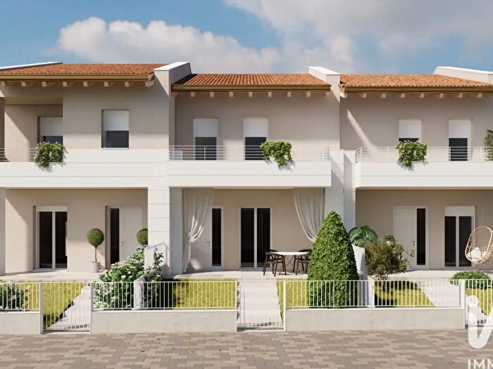 Casa con 5 locali in vendita in Via Giosuè Carducci, Vigasio