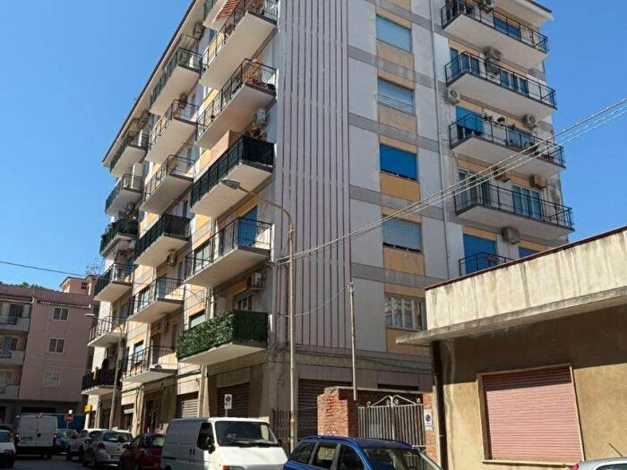 Appartamento trilocale in affitto in Via Alessandro Manzoni, Centro, Spadafora