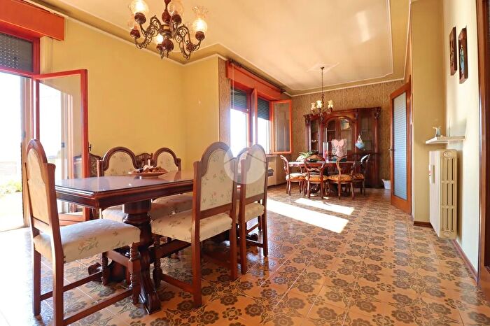 Case in Vendita e in Affitto - 3