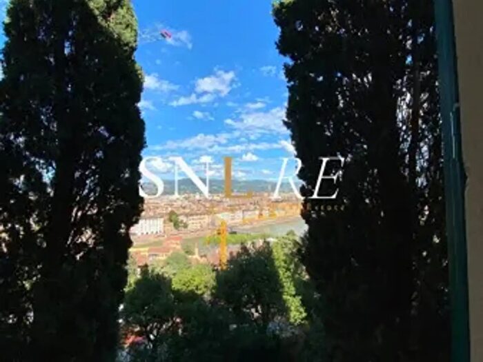 Appartamento trilocale in vendita in Costa Scarpuccia, Firenze