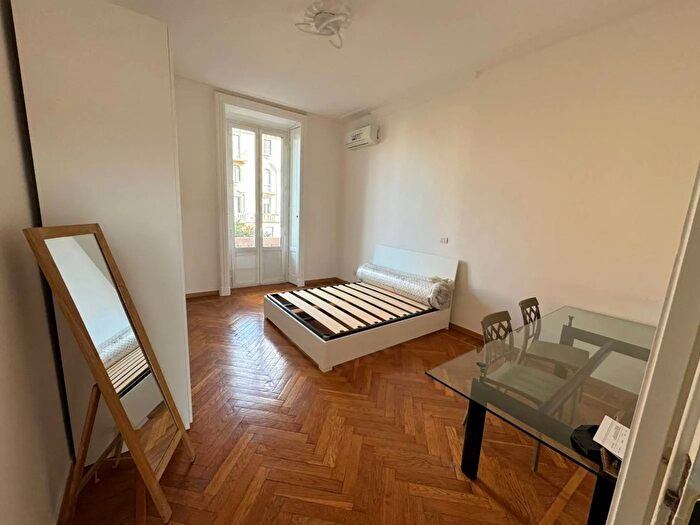 Appartamento quadrilocale in affitto in Via Spartaco Milano, Milano