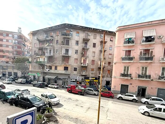 Appartamento quadrilocale in vendita in Corso Arnaldo Lucci, Napoli